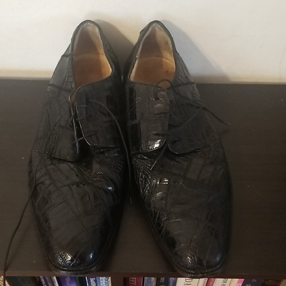 Crocodile shoes